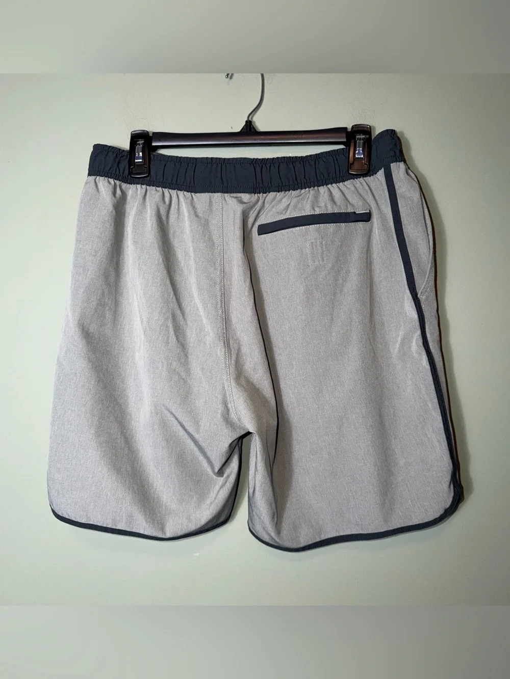 Vuori Men's Banks Shorts Large Gray with Black Trim Unlined